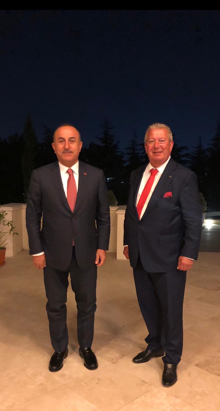 Der Außenminister der Türkei, Mevlüt Çavuşoğlu mit dem Vizepräsidenten des BWA, Claus R. Mayer